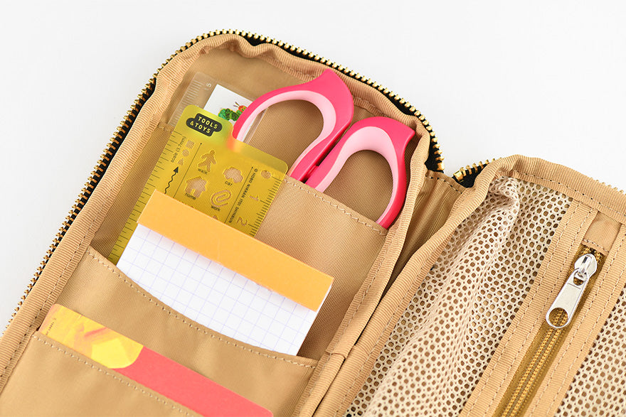 Yumi Kitagishi Pouch/Cartuchera